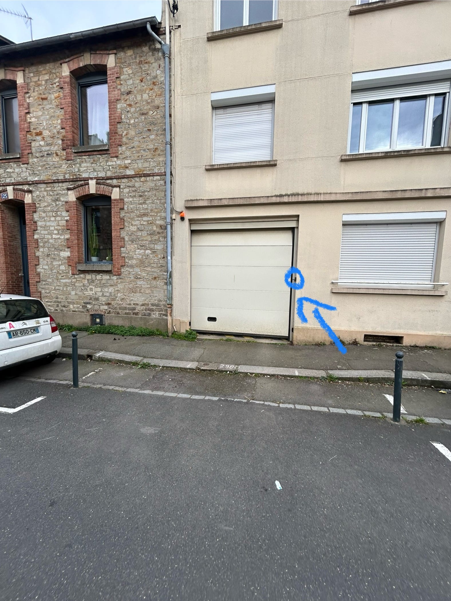 Porte du parking